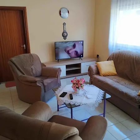 In 19086 Apartment
