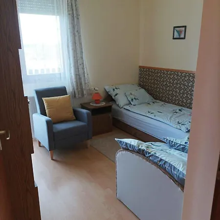 Apartment In 19086