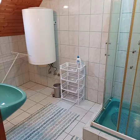Apartment In 19086 *